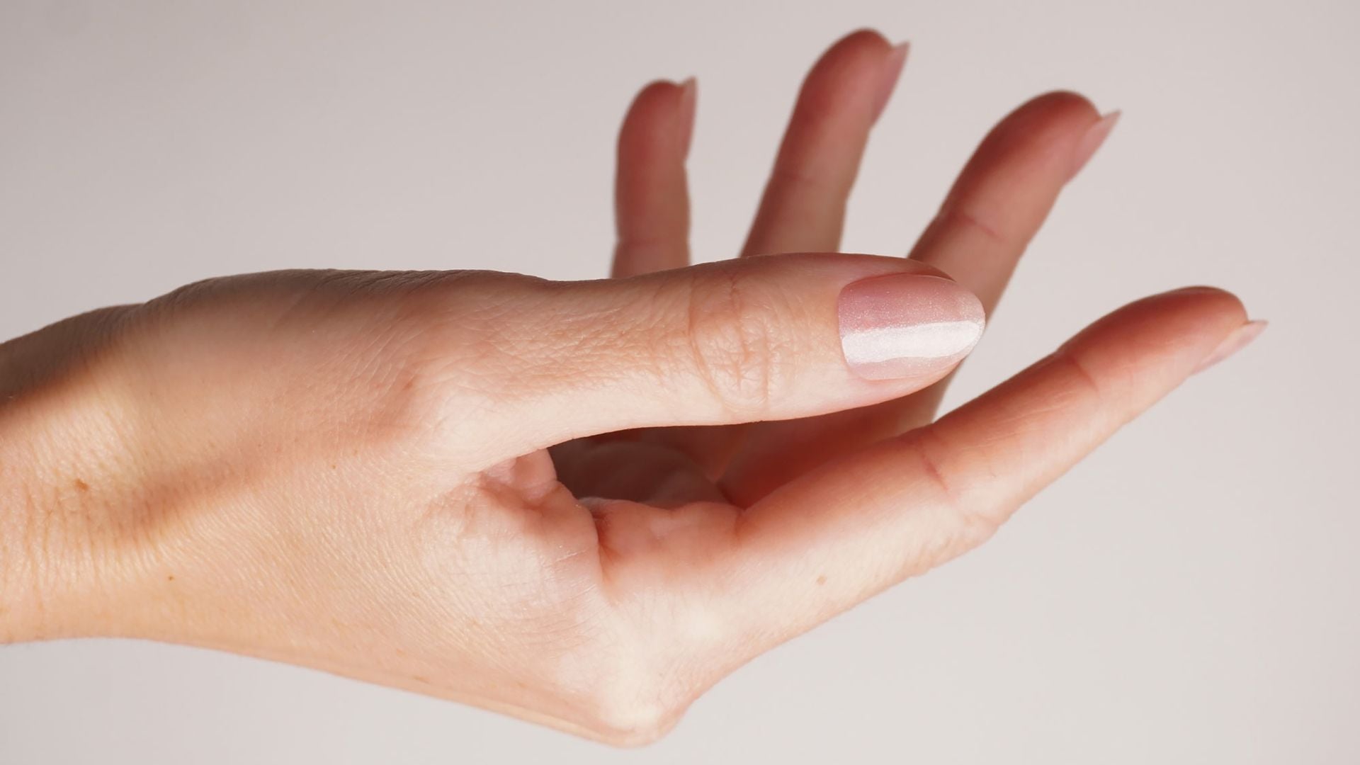 Maximaliste vs Minimaliste - Deux tendances en comparaison - Doonails France