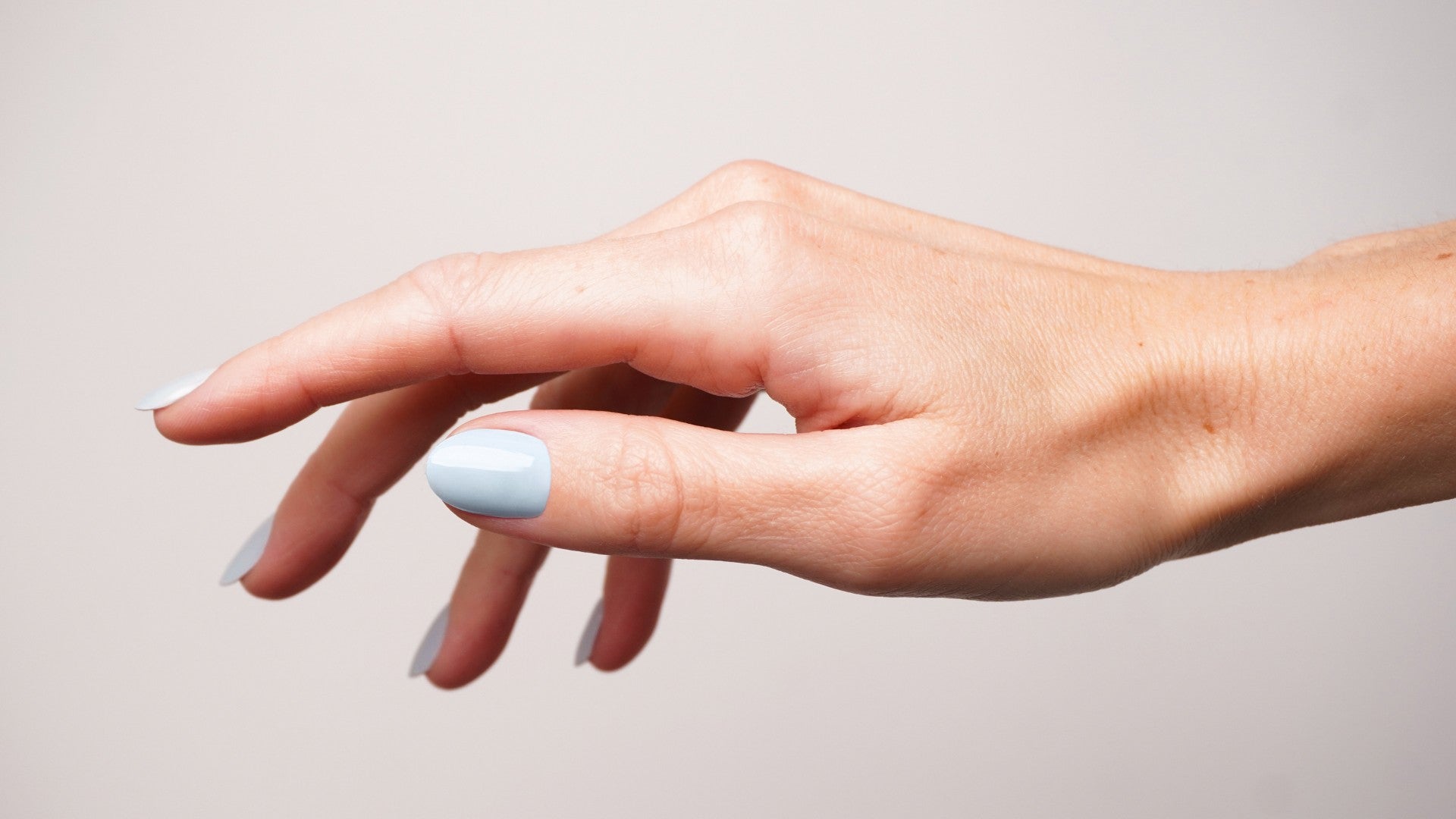 Manucure aux bandes de gel : Il vaut mieux s'abstenir de faire ces huit choses - Doonails France