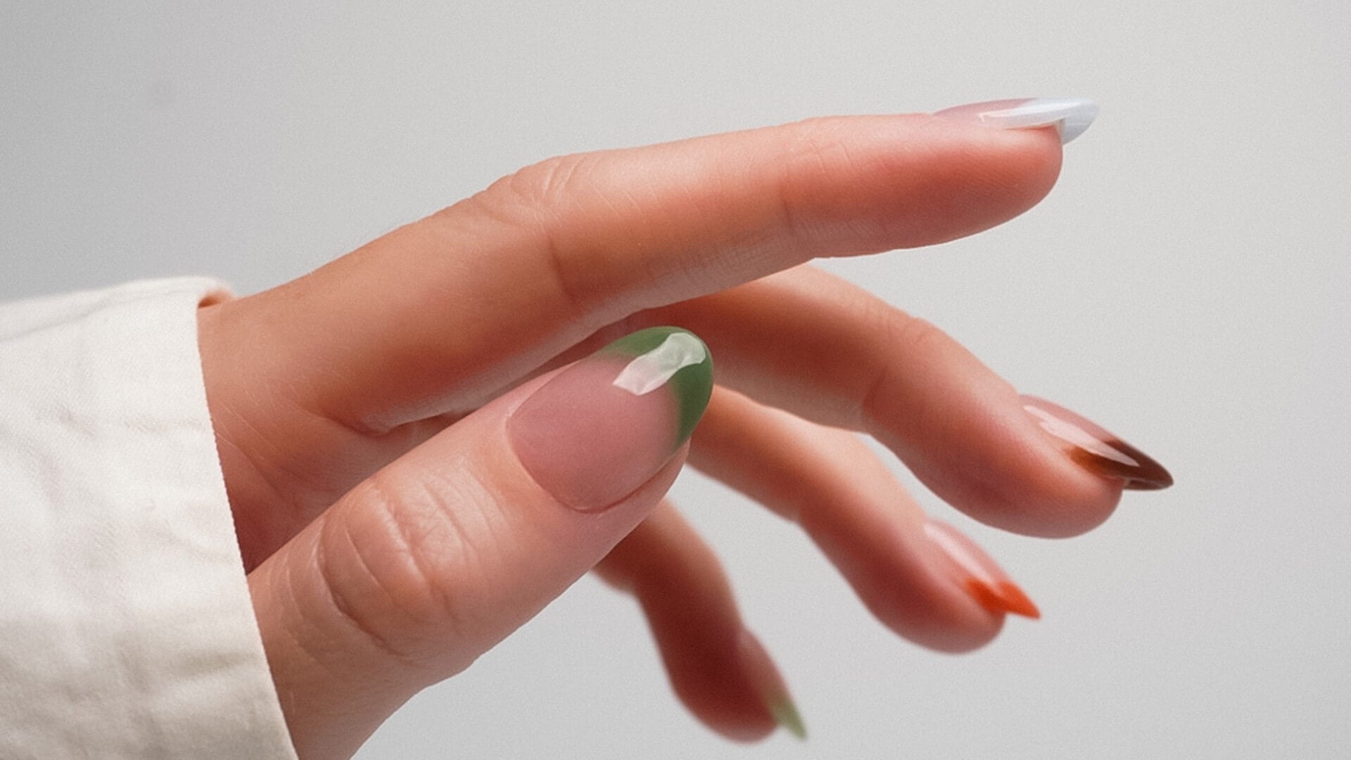 Journées fraîches, couleurs chaudes : Voici comment apporter l'automne jusqu'à tes ongles - Doonails France