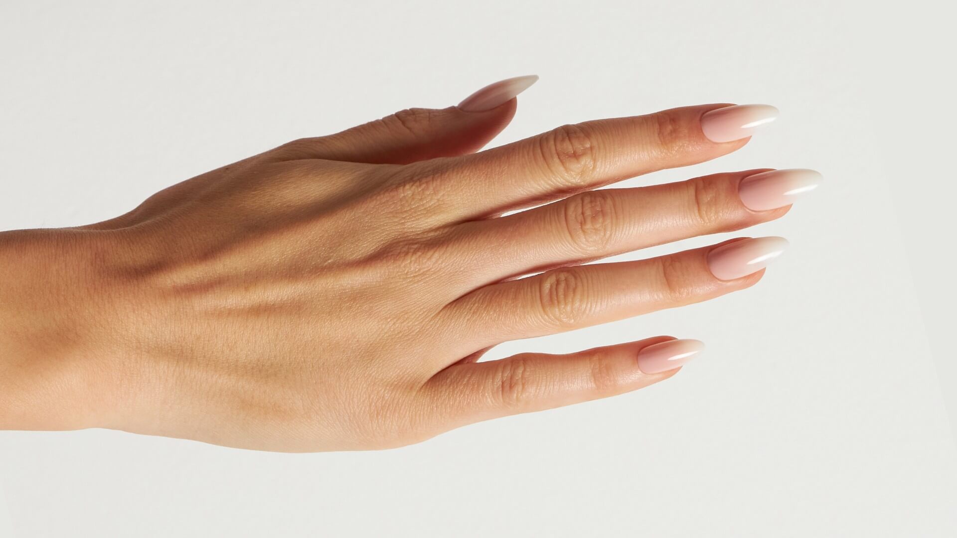 Manucure Babyboomer : avec ces choix, tu ne peux pas te tromper ! - Doonails France