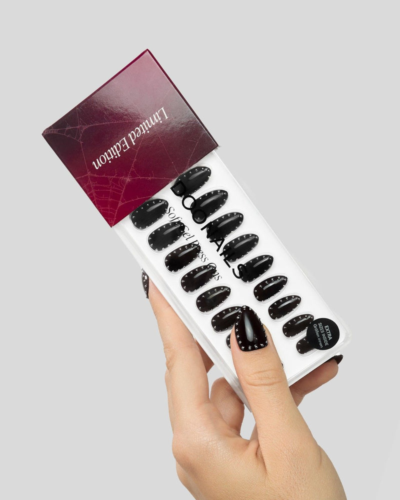 Édition Limitée Oxblood Studs Courte Amande Press On en Gel Souple