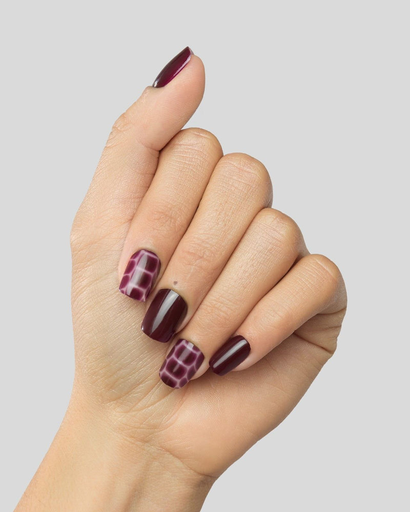 Édition Limitée Venomous Plum Courte Carré Press On en Gel Souple