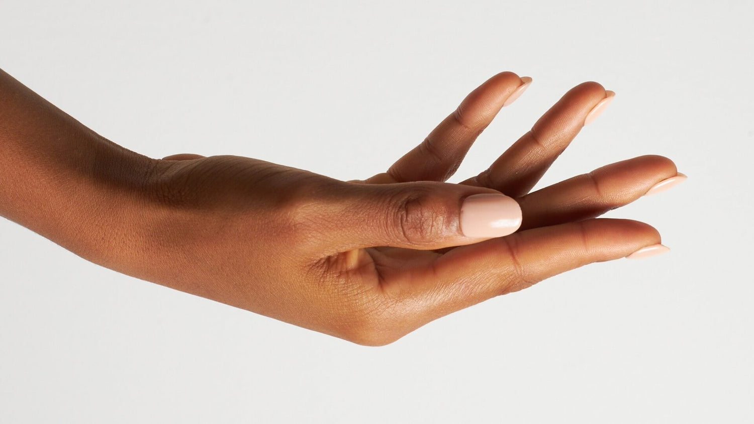 Fissures ou éclats ? Non merci ! Voici ce à quoi tu dois faire attention lors de ta manucure