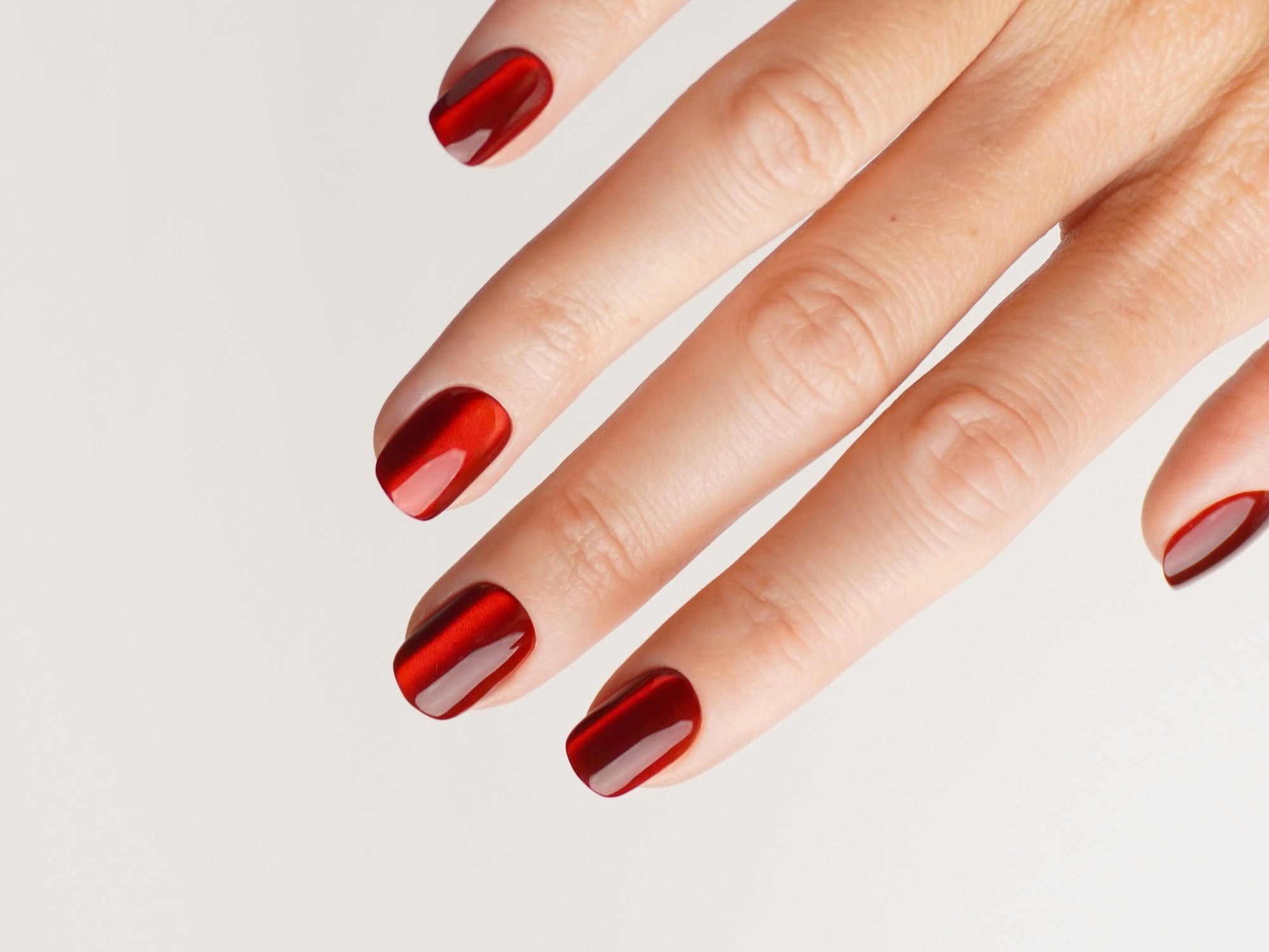 Les ongles Cat Eye