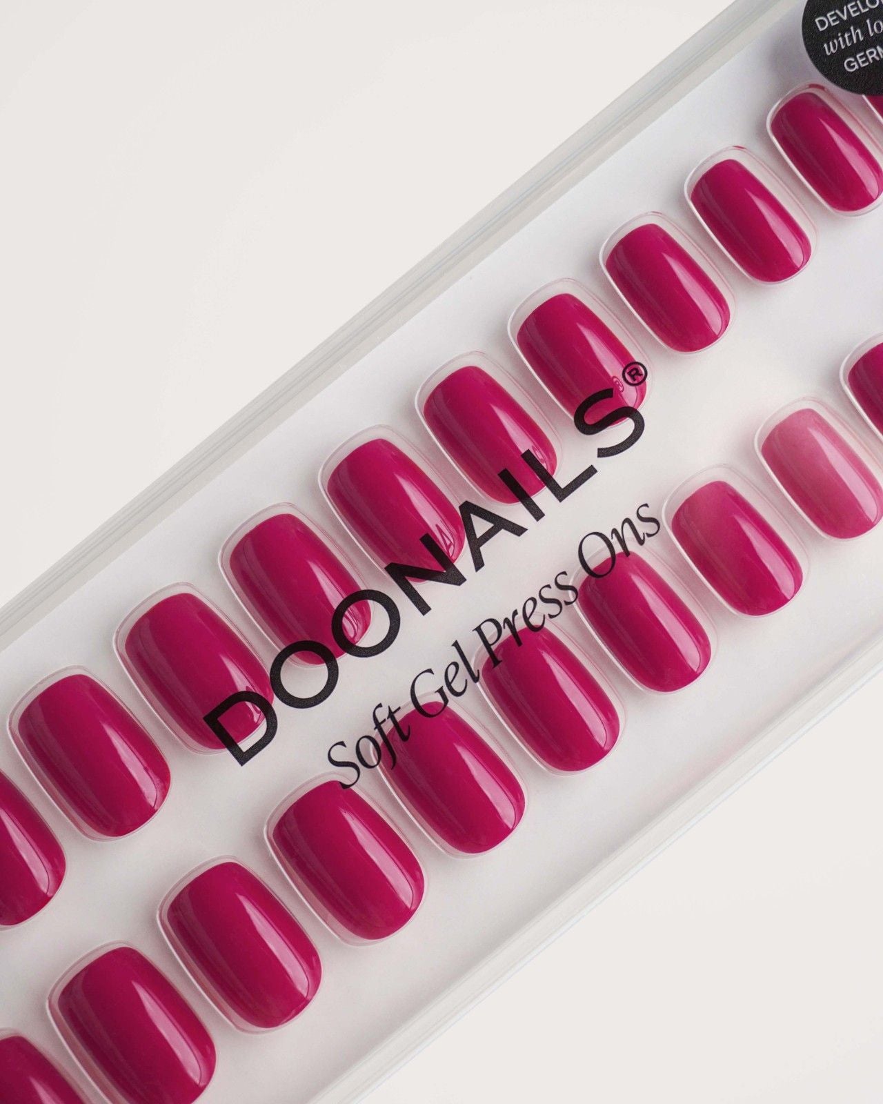 Press Ons en gel souple Acai Berry Courte Carré - Doonails France