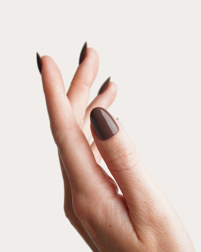 Cafe Noir Courte Arrondie Press On en Gel Souple
