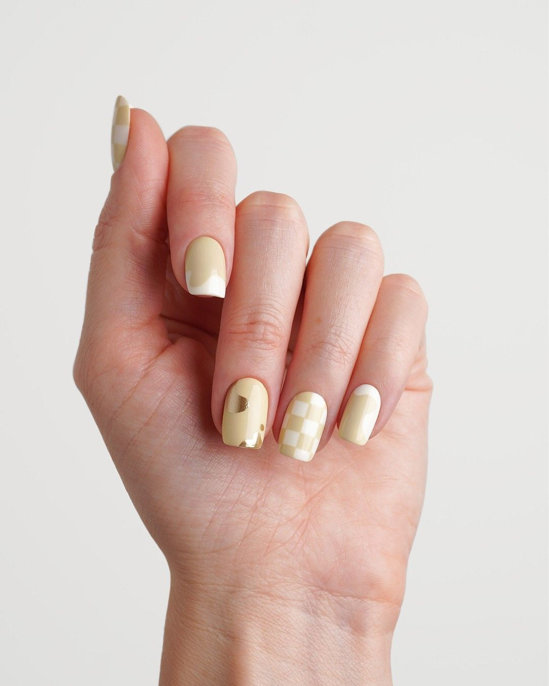 Creamy Checkers Courte Carré Press On en Gel Souple