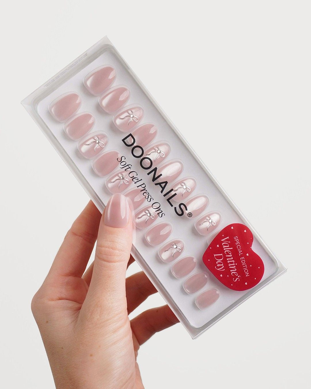 First Date Courte Arrondie Press Ons en Gel Souple