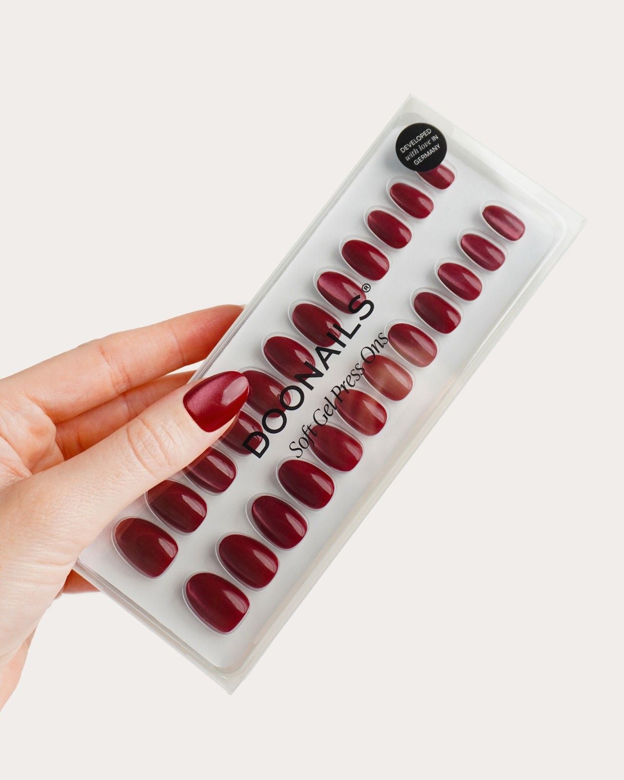 Press Ons en gel souple Glass Burgundy Cat Eye Courte Arrondie