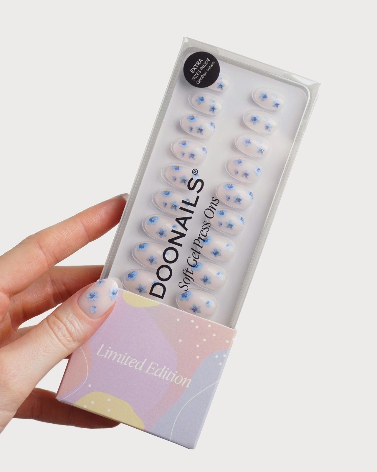 Édition Limitée Blossom Babe Courte Arrondie Press On en Gel Souple