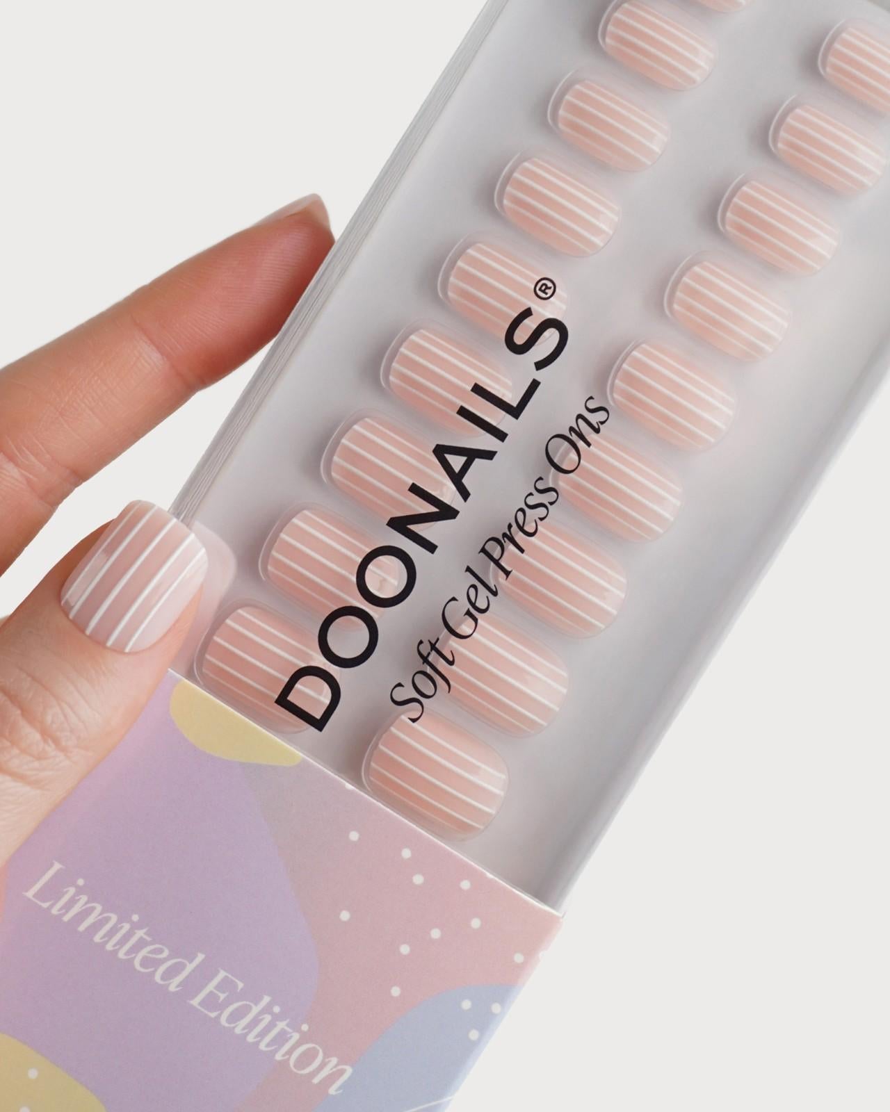 Édition Limitée Strawberry Stripes Extra Courte Carré Press On en Gel Souple