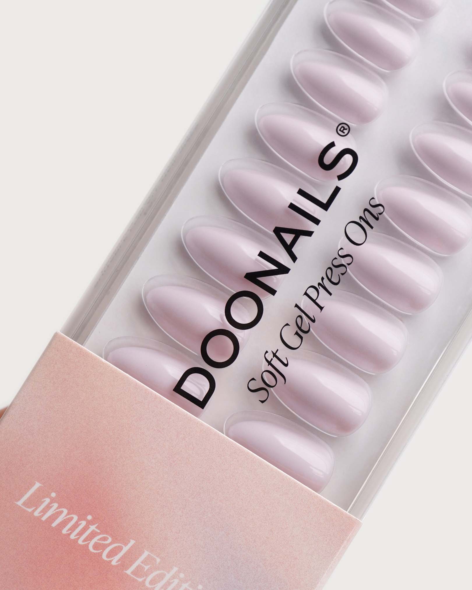 Édition Limitée True Love Courte Amande Press On en Gel Souple