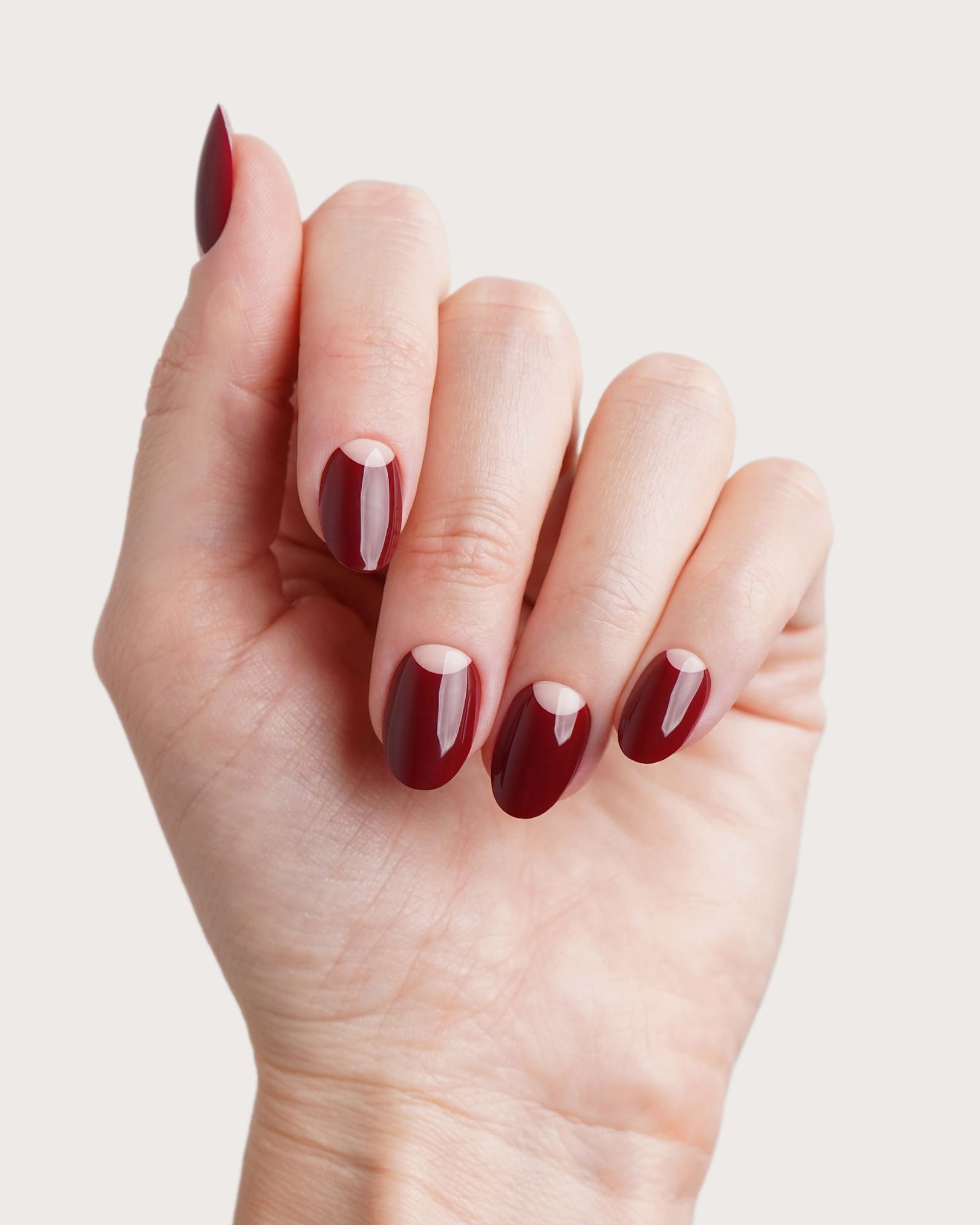 Mademoiselle Bordeaux Courte Arrondie Press On en Gel Souple