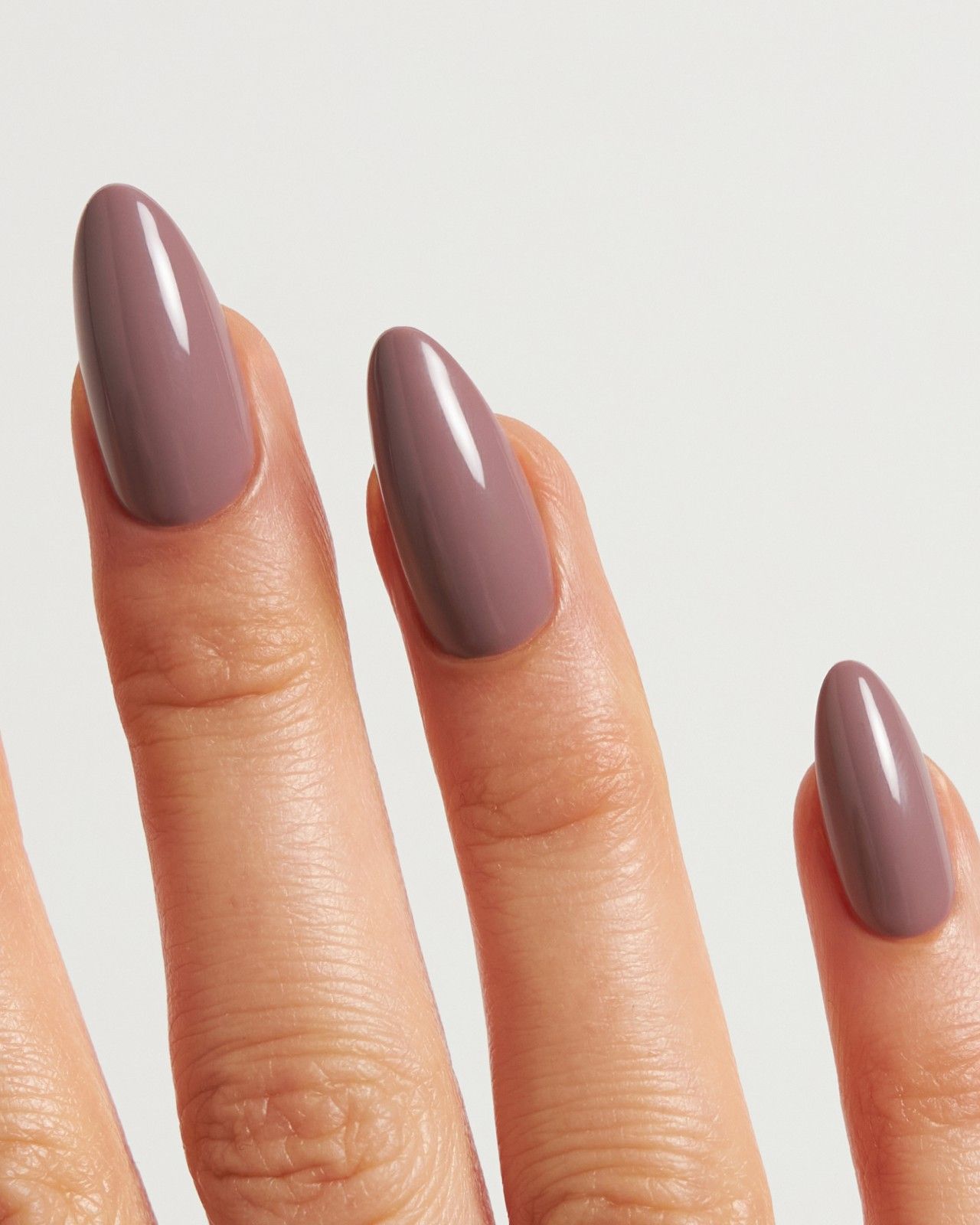 Silent Night Mauve Moyenne Amande Press Ons en Gel Souple