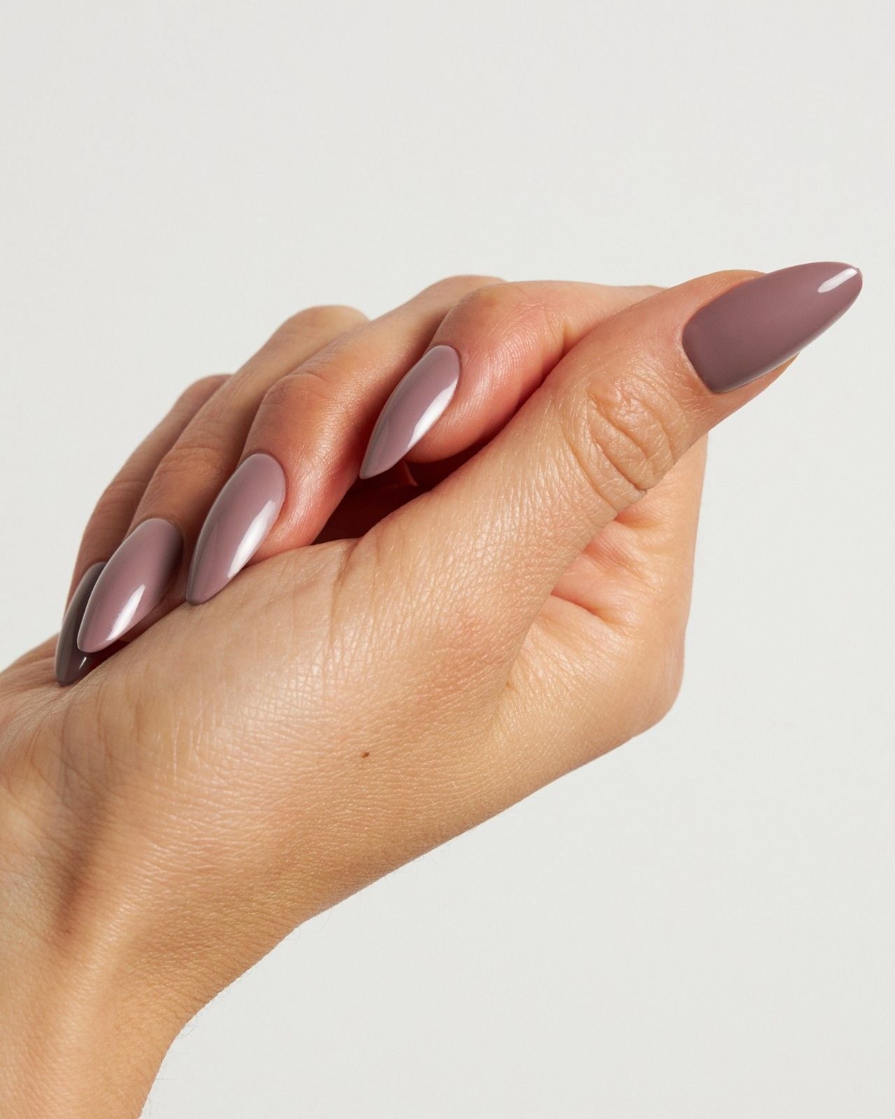 Silent Night Mauve Moyenne Amande Press Ons en Gel Souple