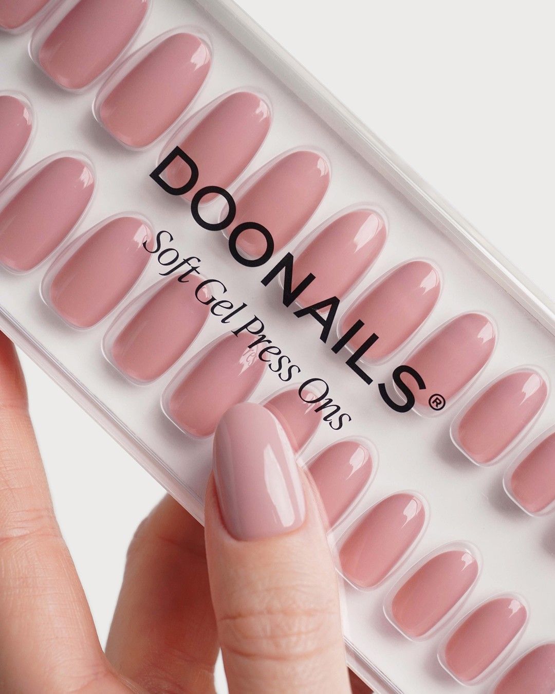 Valentine Crush Medium Round Soft Gel Press Ons - France