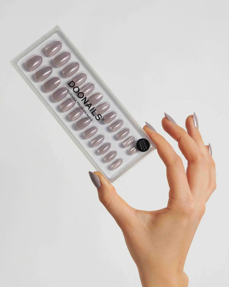 Press Ons en gel souple Grey Cat Eye Moyenne Arrondie - Doonails France