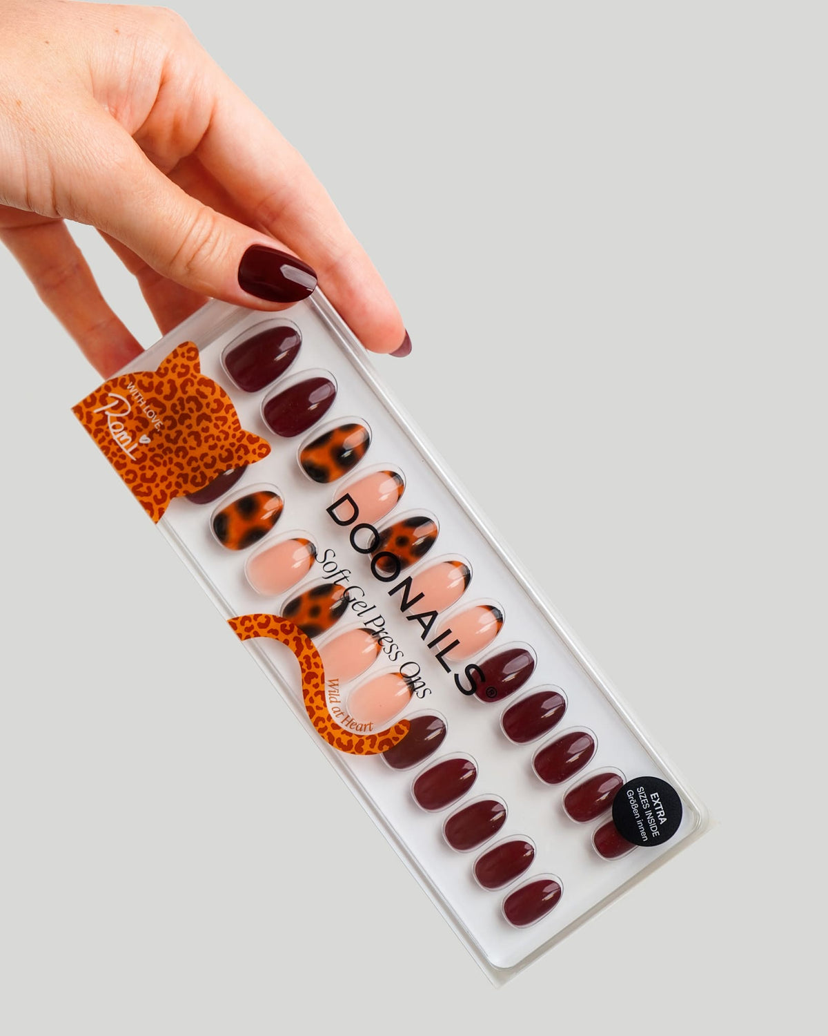 Leo Love Courte Arrondie Press On en Gel Souple