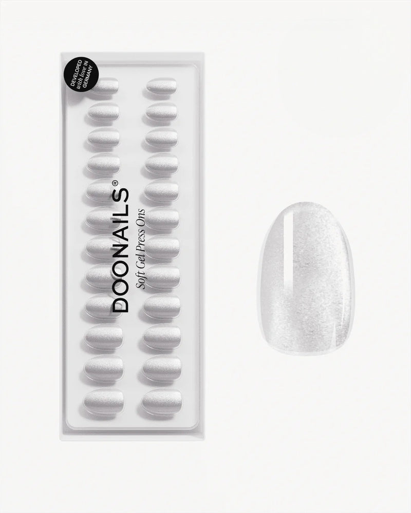 Press Ons en gel souple White Cat Eye Courte Arrondie - Doonails France