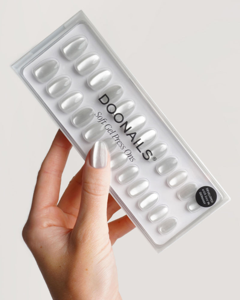 Press Ons en gel souple White Cat Eye Courte Arrondie - Doonails France