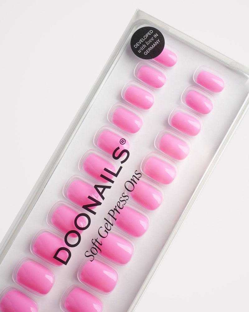 Press Ons en gel souple Barbie Girl Extra Courte Carré - Doonails France
