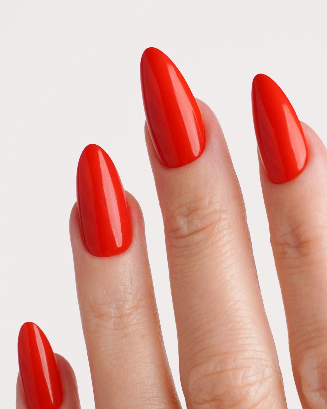 Press Ons en gel souple Rose Red Moyenne Amande - Doonails France