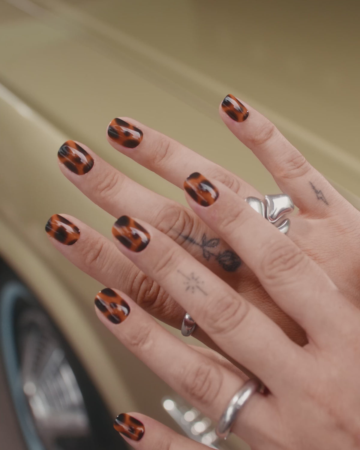 Wild Heart Extra Courte Carré Press On en Gel Souple