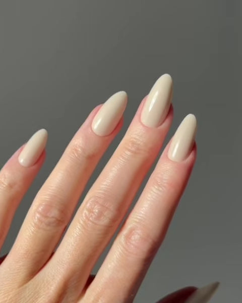 Vanilla Medium Almond Soft Gel Press Ons - France